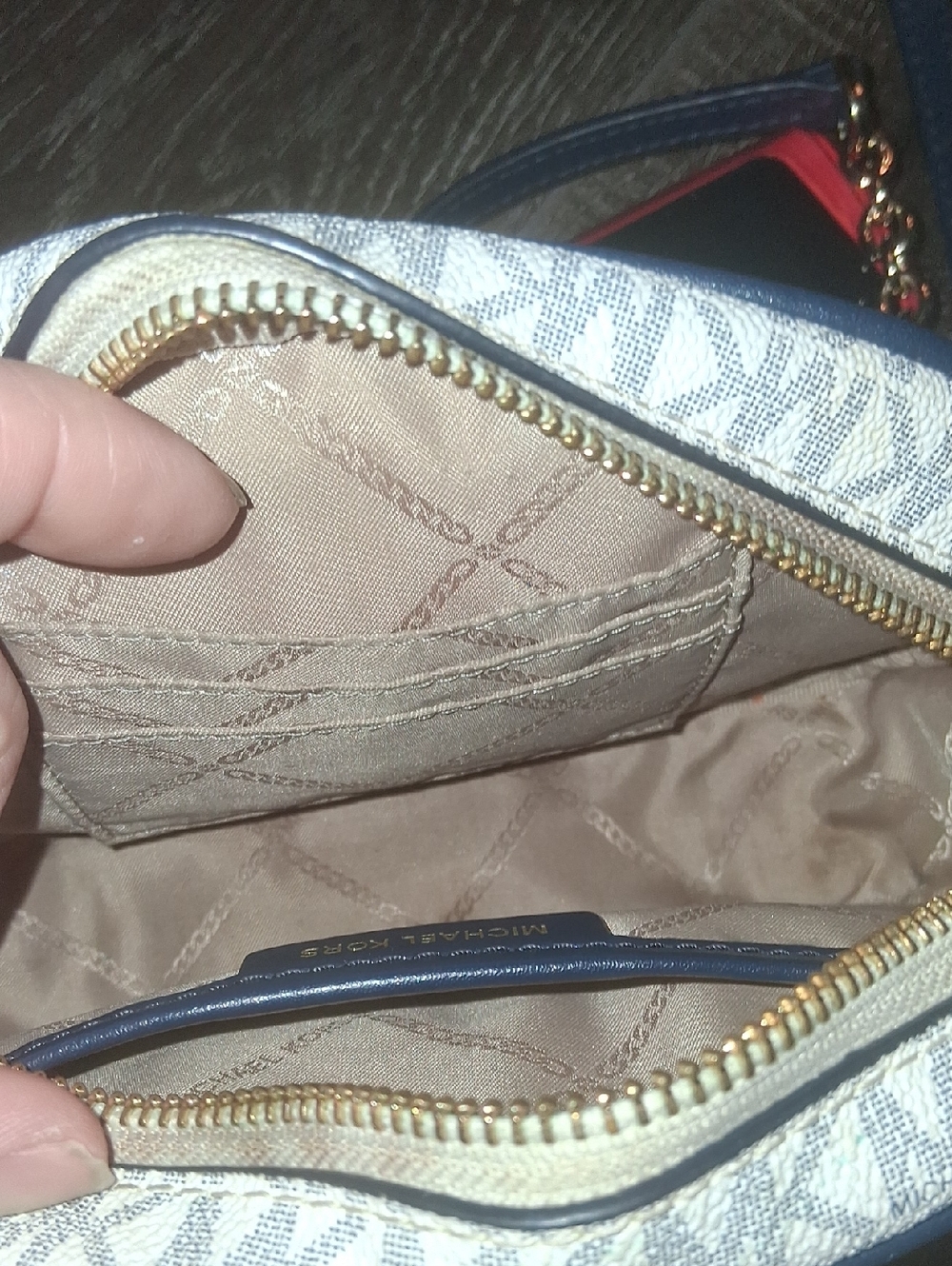 Micheal Kors Jet Set - Picture 8 of 9